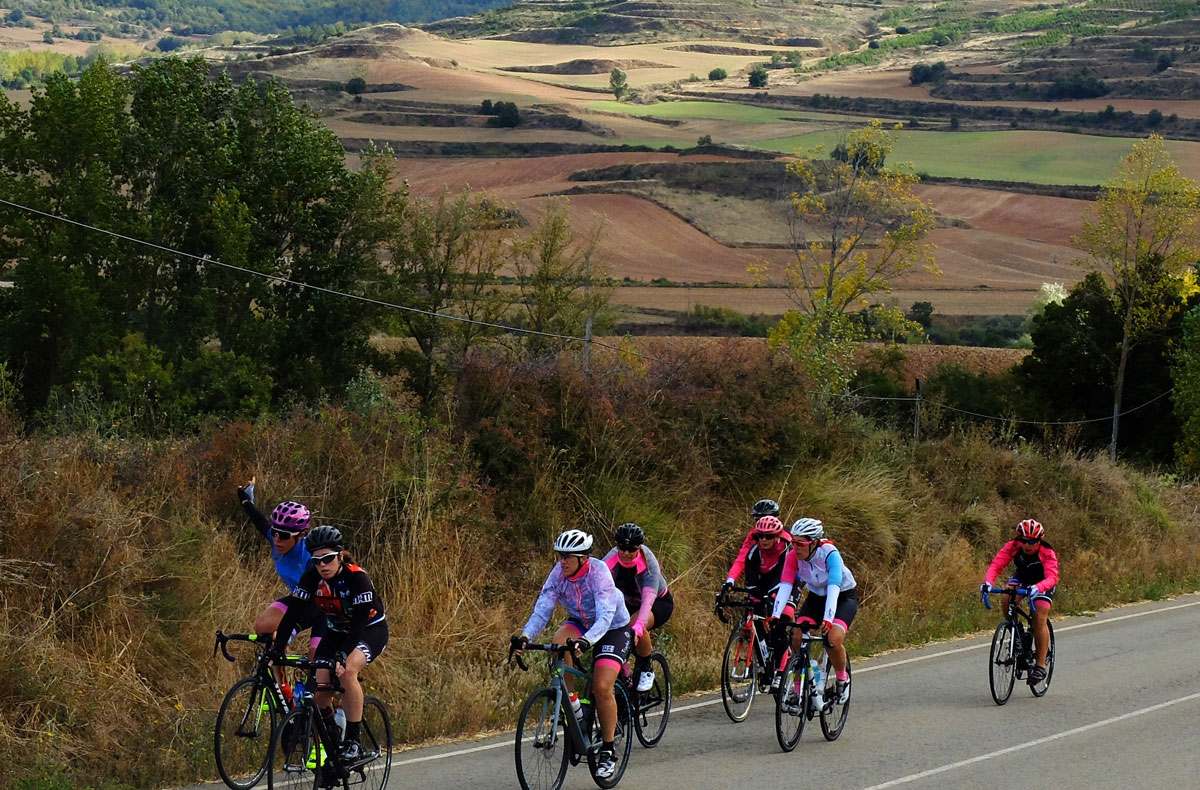 Girls-Cycling-Experience-La-Rioja-Road-Etapa-1-8