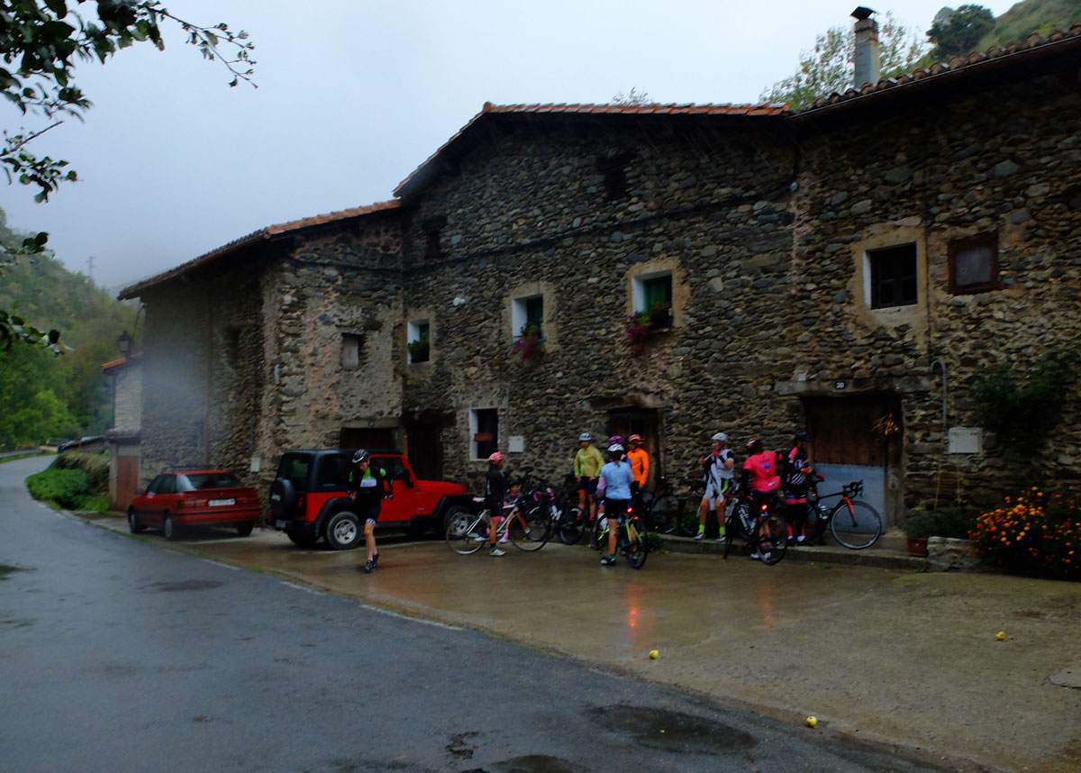 Girls-Cycling-Experience-La-Rioja-Road-Ezcaray-Etapa-3-4