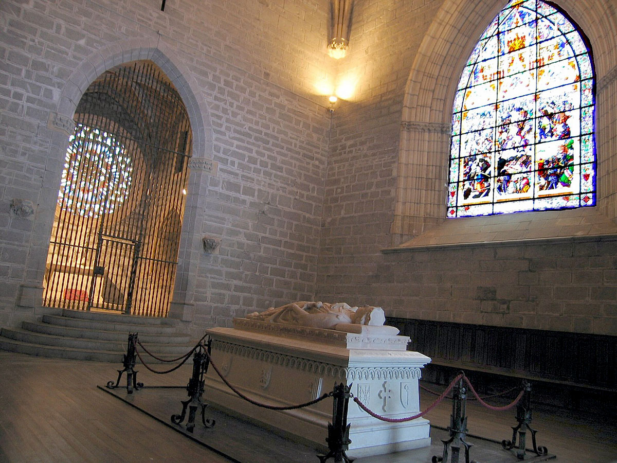 Pamplona-Castillos-del-Reyno-bike-route-Orreaga-Tumba-Sancho-VII-El-Fuerte