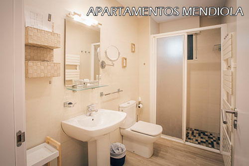 Mendiola-aptos-room-bath