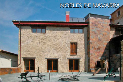 Nobles-de-Navarra-hotel-patio-interior