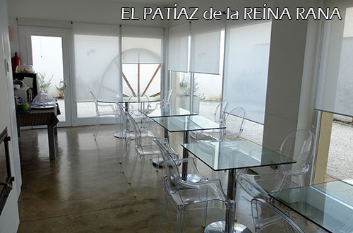 Hotel El Patíaz de la Reína Rana breakfast room-1